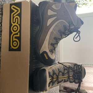 Asolo boots 🥾 for women